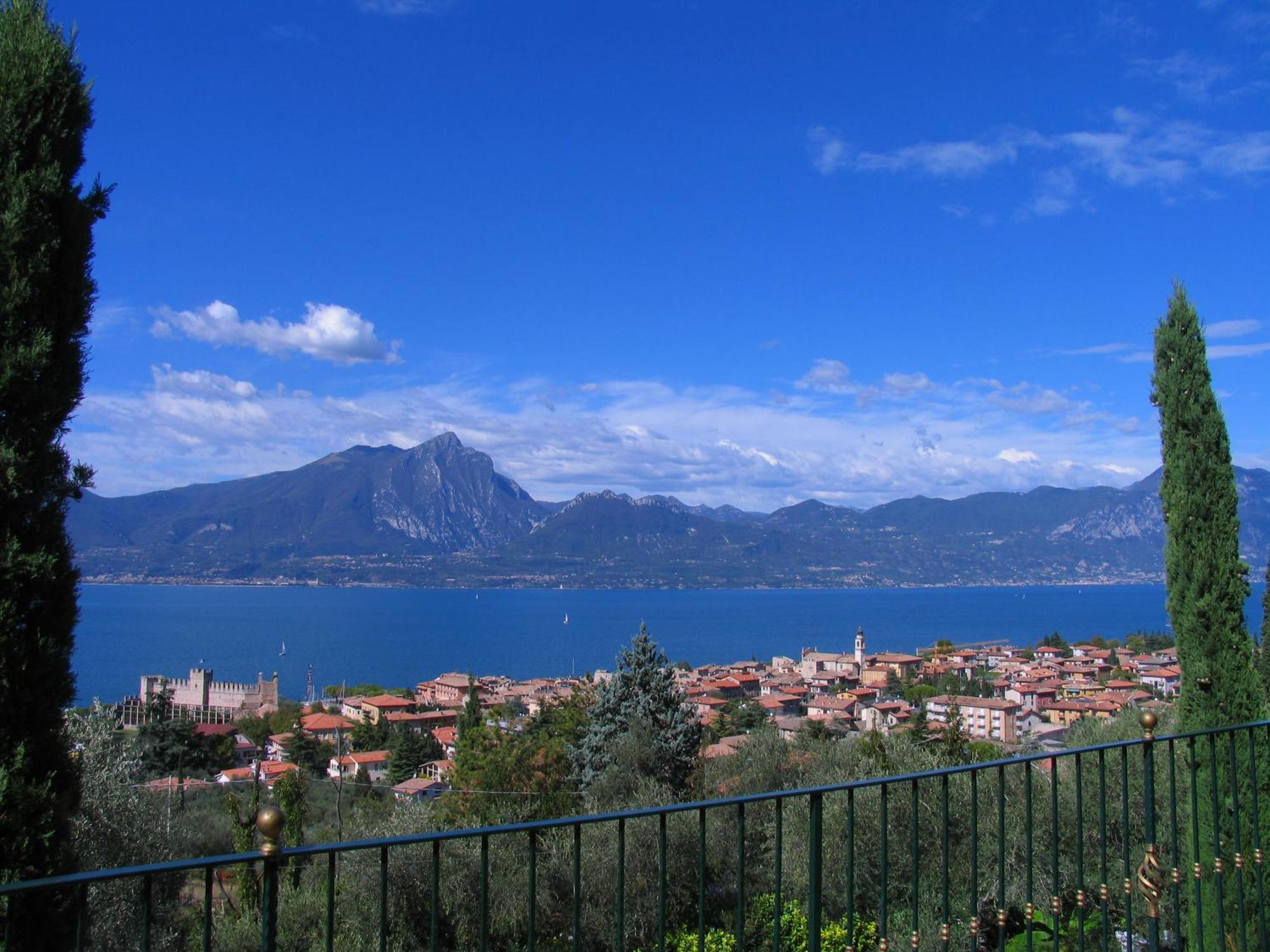 Villa Giada Torri Del Benaco Exterior photo
